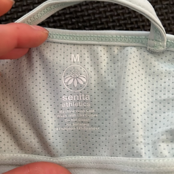 Senita powder blue iris crop size M - Picture 3 of 3